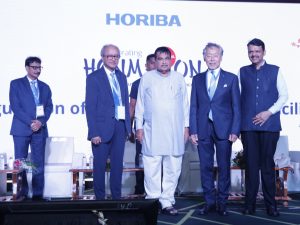 Dr. Rajeev Gautam, Corporate Officer, HORIBA, Ltd., Japan and President, HORIBA India, Dr. Jai Hakhu, Board of Directors, HORIBA, Ltd., Japan and Chairman, HORIBA India, Hon’ble Union Minister Shri Nitin Gadkari, Mr. Atsushi Horiba, Chairman and Group CEO, HORIBA Ltd., Hon’ble Deputy Chief Minister of Maharashtra Shri Devendra Fadnavis