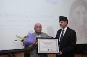  Lt. Gen. Dr. S.P. Kochhar felicitating Suraj Prakash Vaid with 1st Cheistha Kochhar Good Samaritan Award