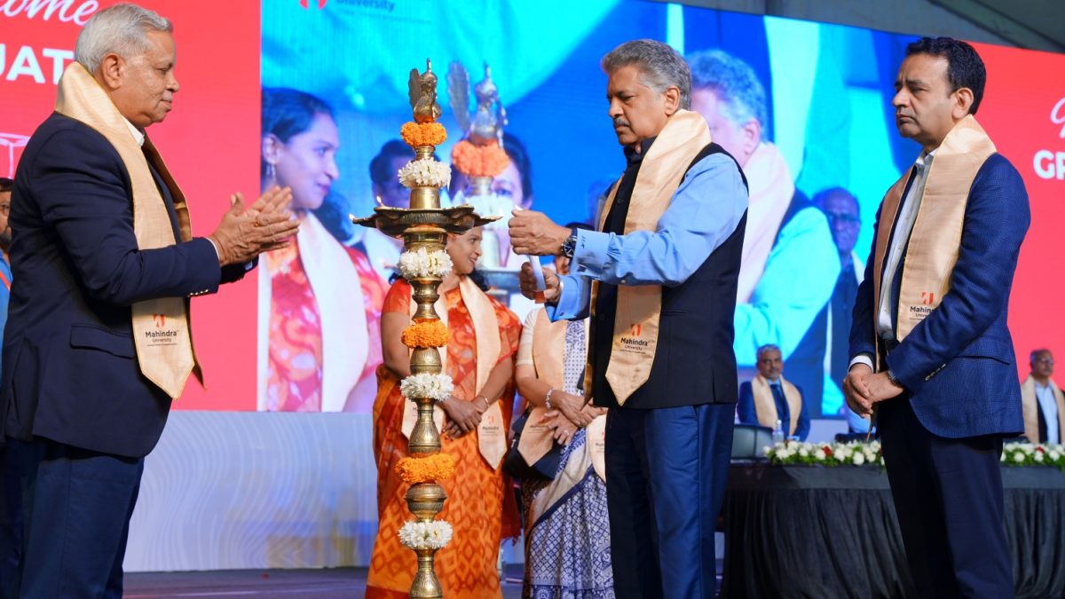 (L to R): Dr Yajulu Medury, Vice Chancellor, Mahindra University, Mr Anand Mahindra, Chancellor, Mahindra University, and Mr Mohit Joshi, Member, Board of Management, Mahindra University, and CEO & MD, Tech Mahindra lighting the lamp at the convocation ceremony at Mahindra University