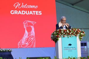 Dr Yajulu Medury, Vice Chancellor, Mahindra University addresing the students at the Fourth Annual Convocation