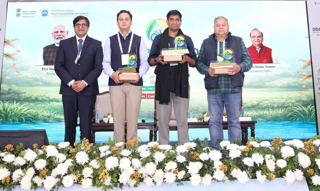 Felicitation of speakers at DDA Green Expo 2026