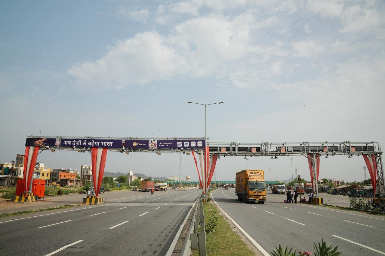 Jio Payments Bank Operationalizes Next-Gen Barrierless Tolling at Manoharpura Plaza on NH-48